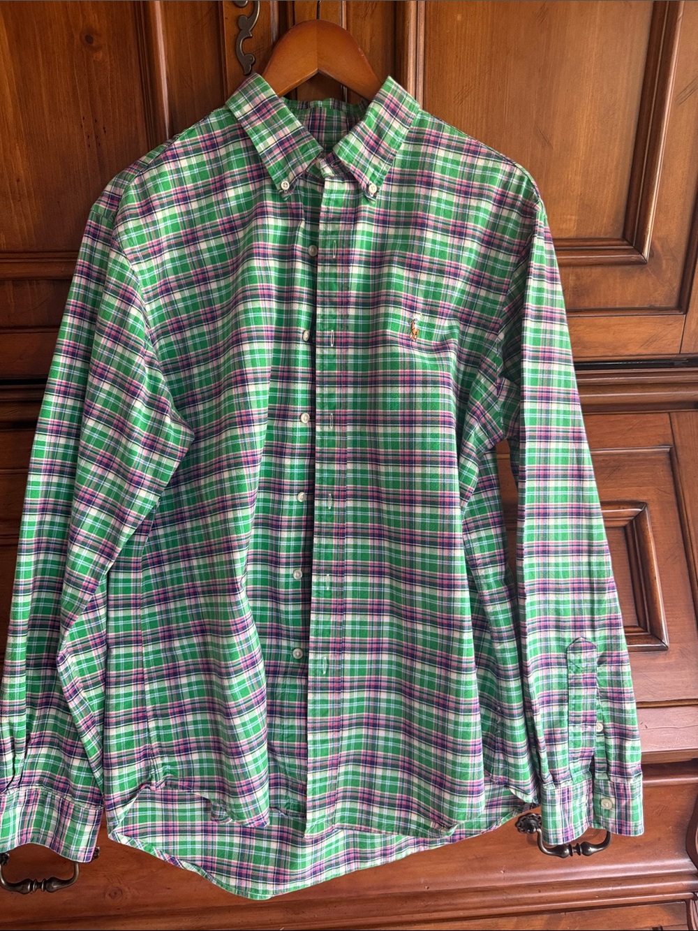 Men's Green Plaid Button-Down Shirt - Classic Casual